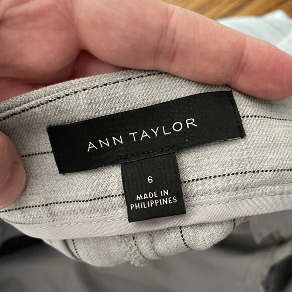 Ann Taylor Women 6 Gray Striped High Rise Bi-Stretch The Side Zip Straight Pant - Picture 9 of 10